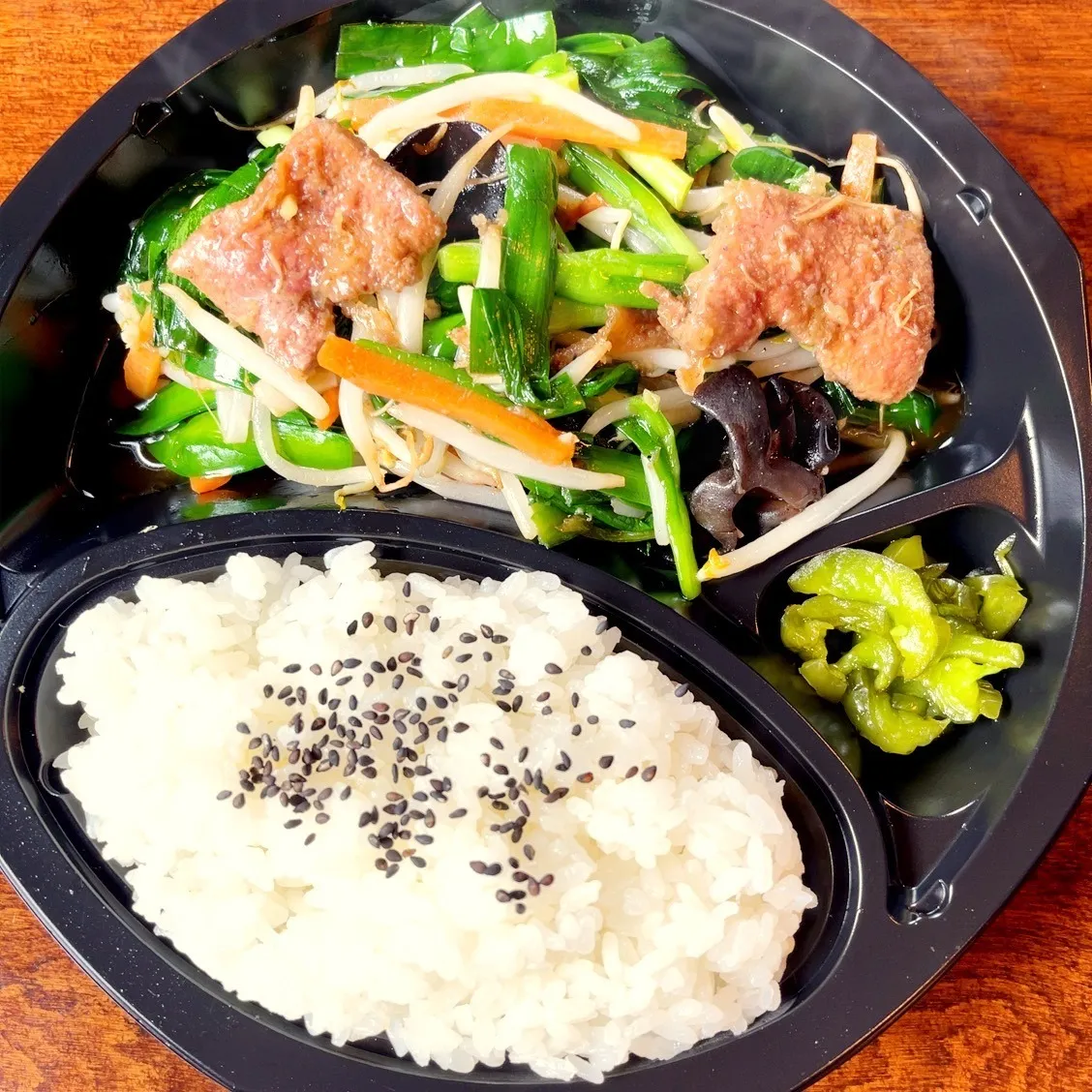 レバニラ定食